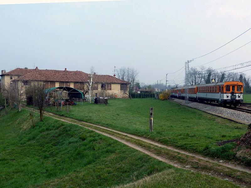 Cascina con treno.jpg - Alberto Perego